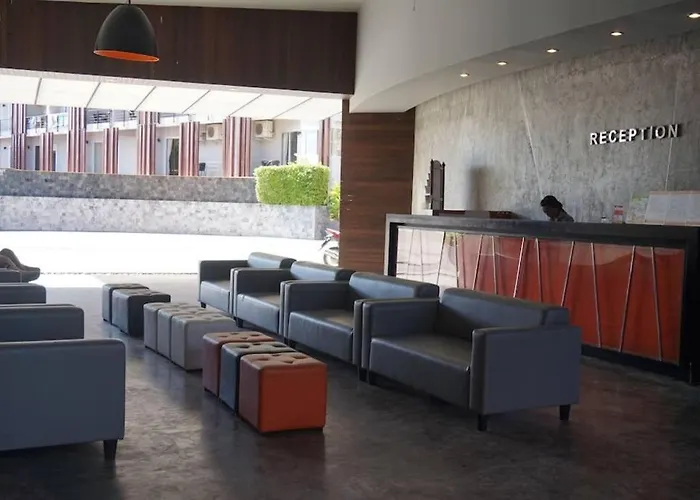 New Cozy Modern Studio With Pool & Gym